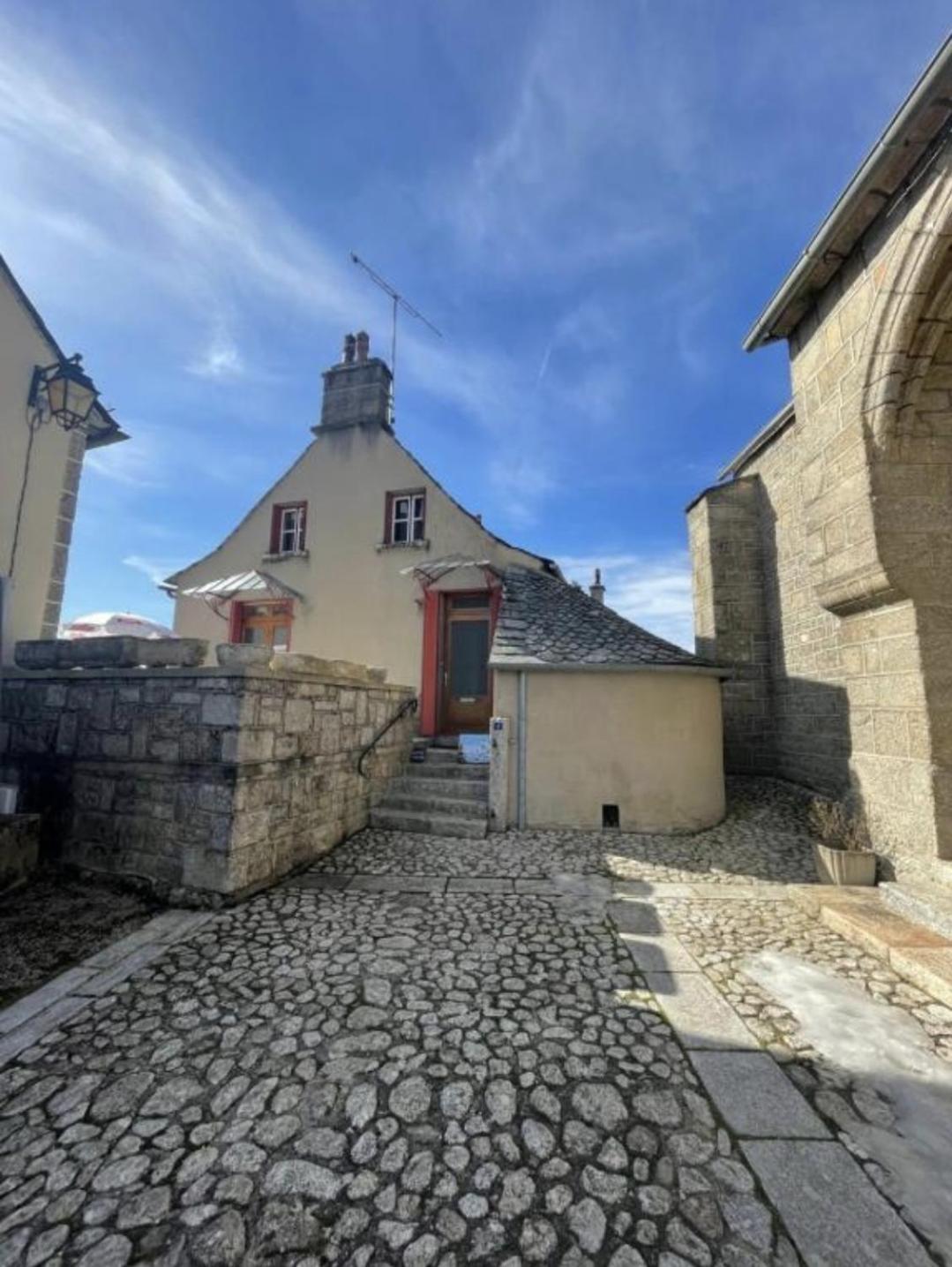 Maison La Vie De L'Aubrac - Gite Lo Bel Peis Saint-Symphorien-de-Thenieres Exteriör bild
