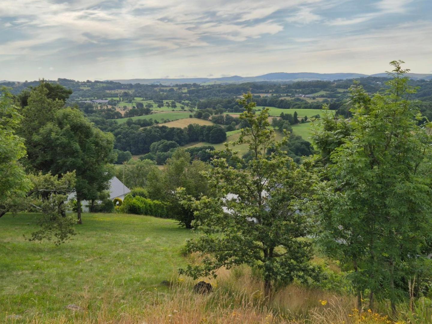 Maison La Vie De L'Aubrac - Gite Lo Bel Peis Saint-Symphorien-de-Thenieres Exteriör bild